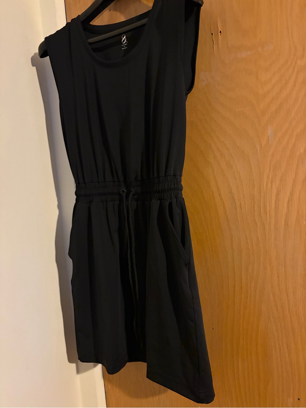 Lou & Grey Women’s Black Drawstring Waist Sleeveless Dress